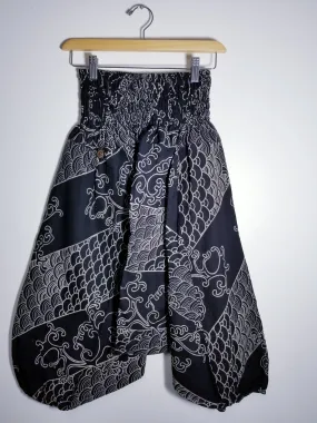 Black Waves Short Harem Pants