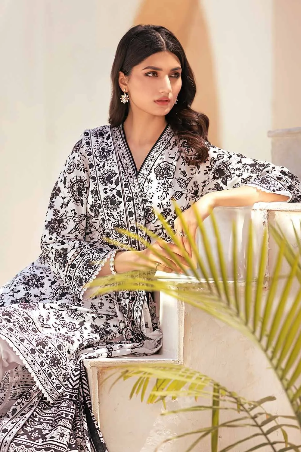 Gul Ahmed Monochrome Black & White – 2PC Printed Lawn Unstitched Suit BT-32003