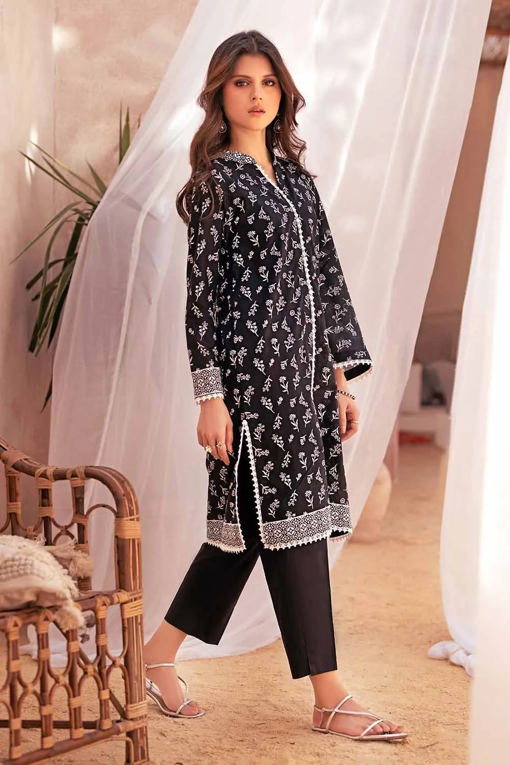 Gul Ahmed Monochrome Black & White – 2PC Printed Lawn Unstitched Suit BT-32007