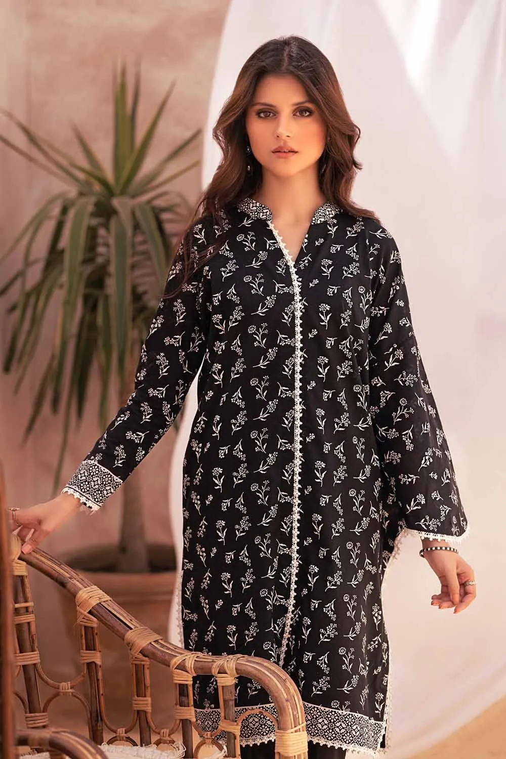 Gul Ahmed Monochrome Black & White – 2PC Printed Lawn Unstitched Suit BT-32007