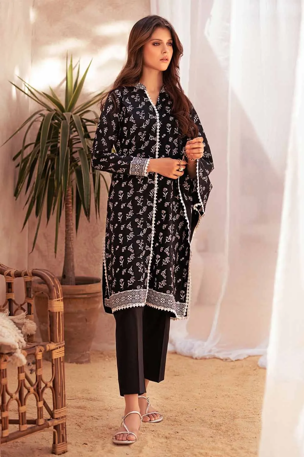 Gul Ahmed Monochrome Black & White – 2PC Printed Lawn Unstitched Suit BT-32007