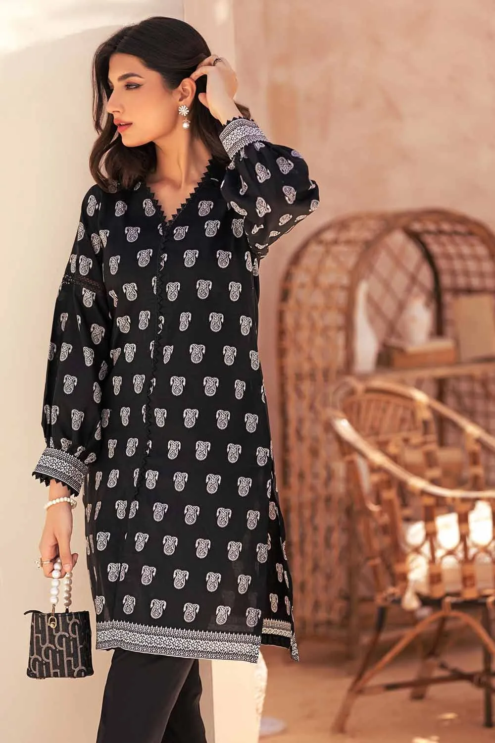 Gul Ahmed Monochrome Black & White – 2PC Printed Lawn Unstitched Suit BT-32008