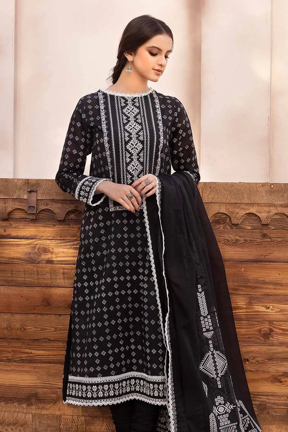 Gul Ahmed Monochrome Black & White – 3PC Unstitched Embroidered Lawn Suit B-32033