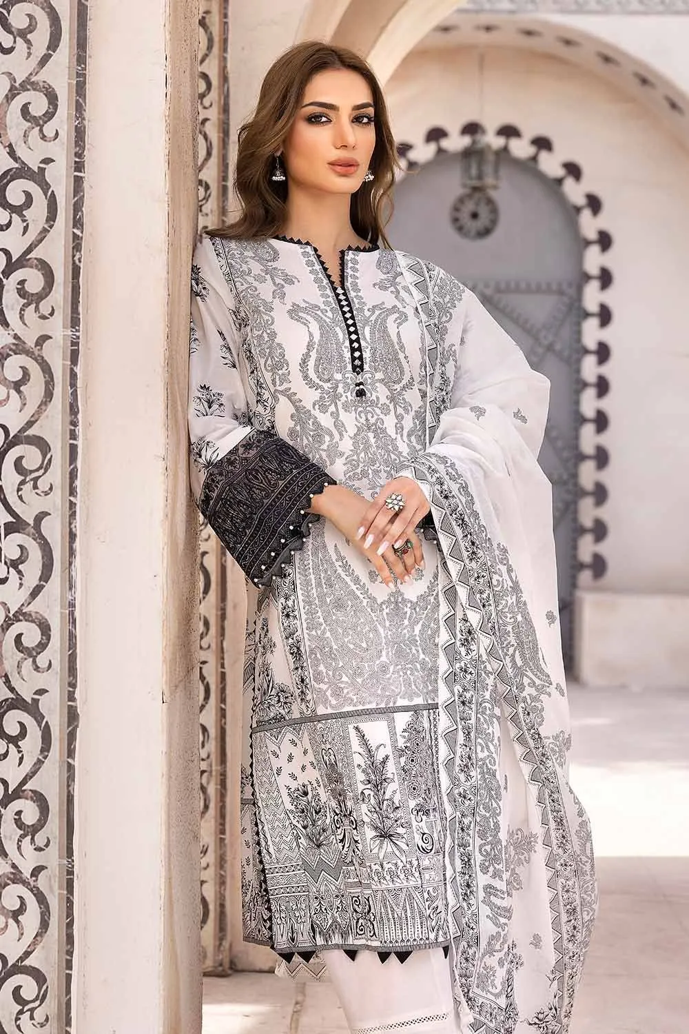 Gul Ahmed Monochrome Black & White – 3PC Unstitched Embroidered Lawn Suit with Organza Neckline B-32034