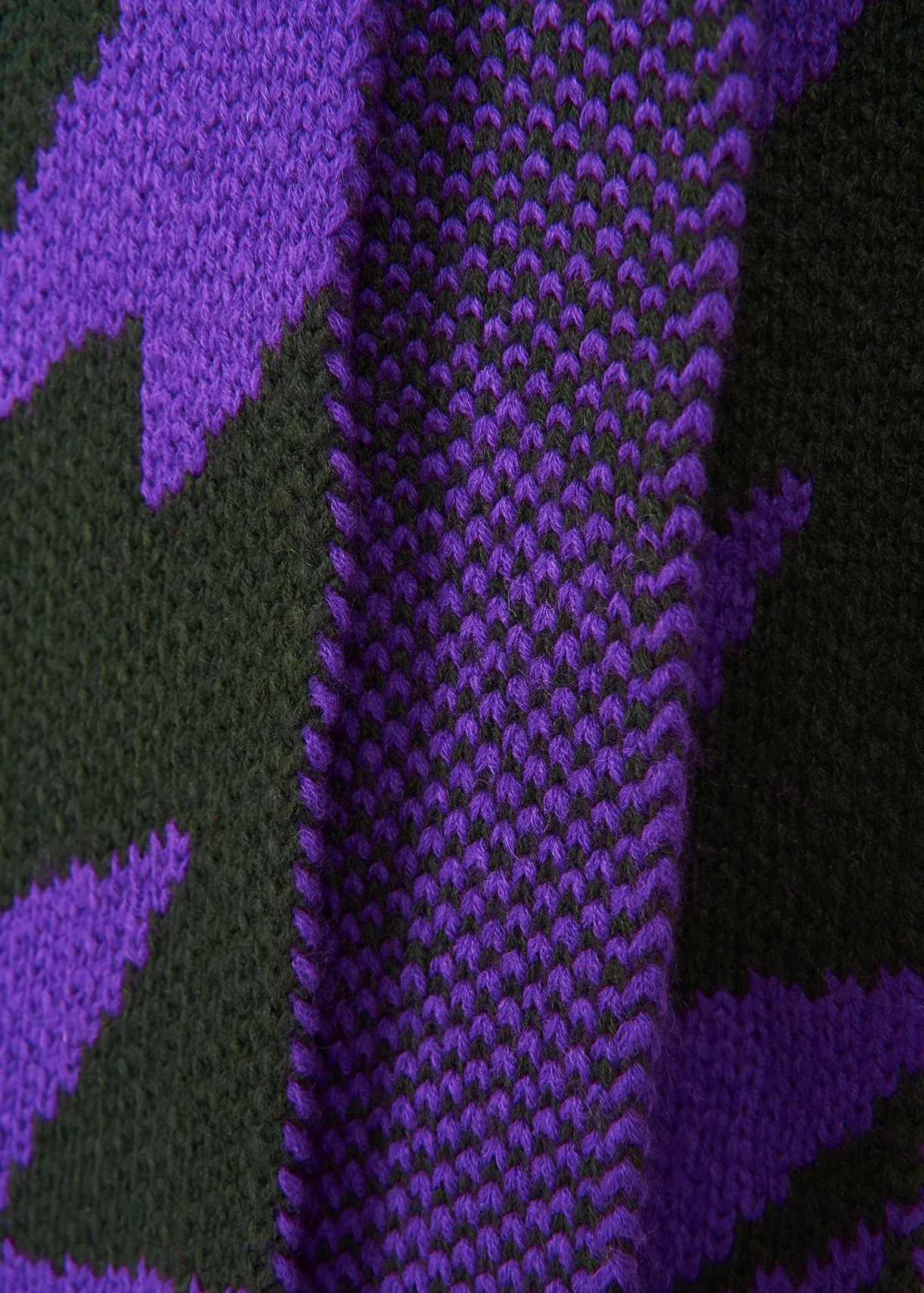 Khaki and purple graphic knit scarf