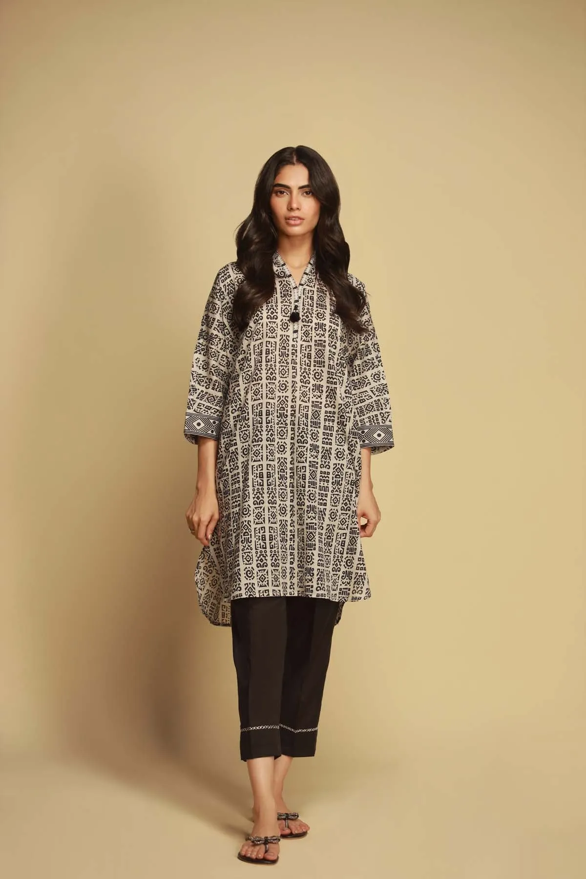 Sahar Monochrome Lawn Collection – SBW-23-01