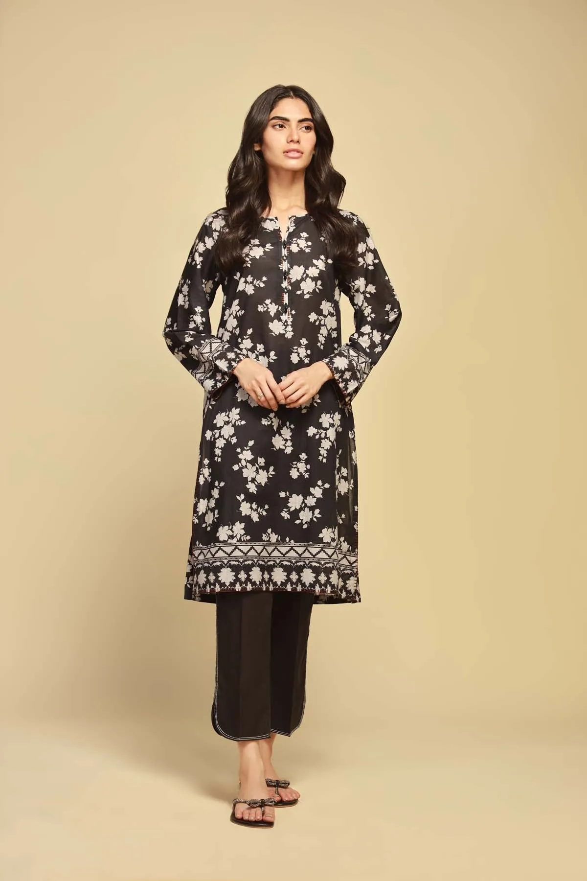 Sahar Monochrome Lawn Collection – SBW-23-05