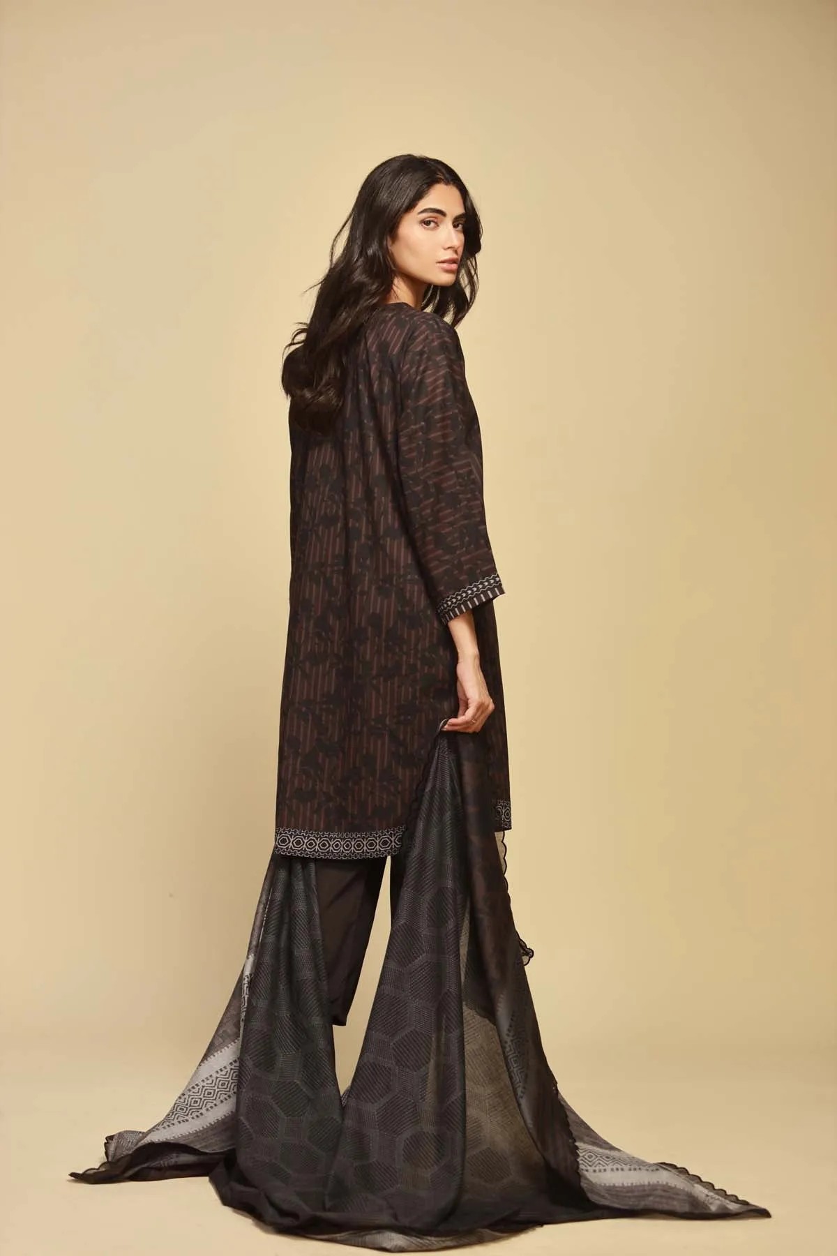 Sahar Monochrome Lawn Collection – SBW-23-06