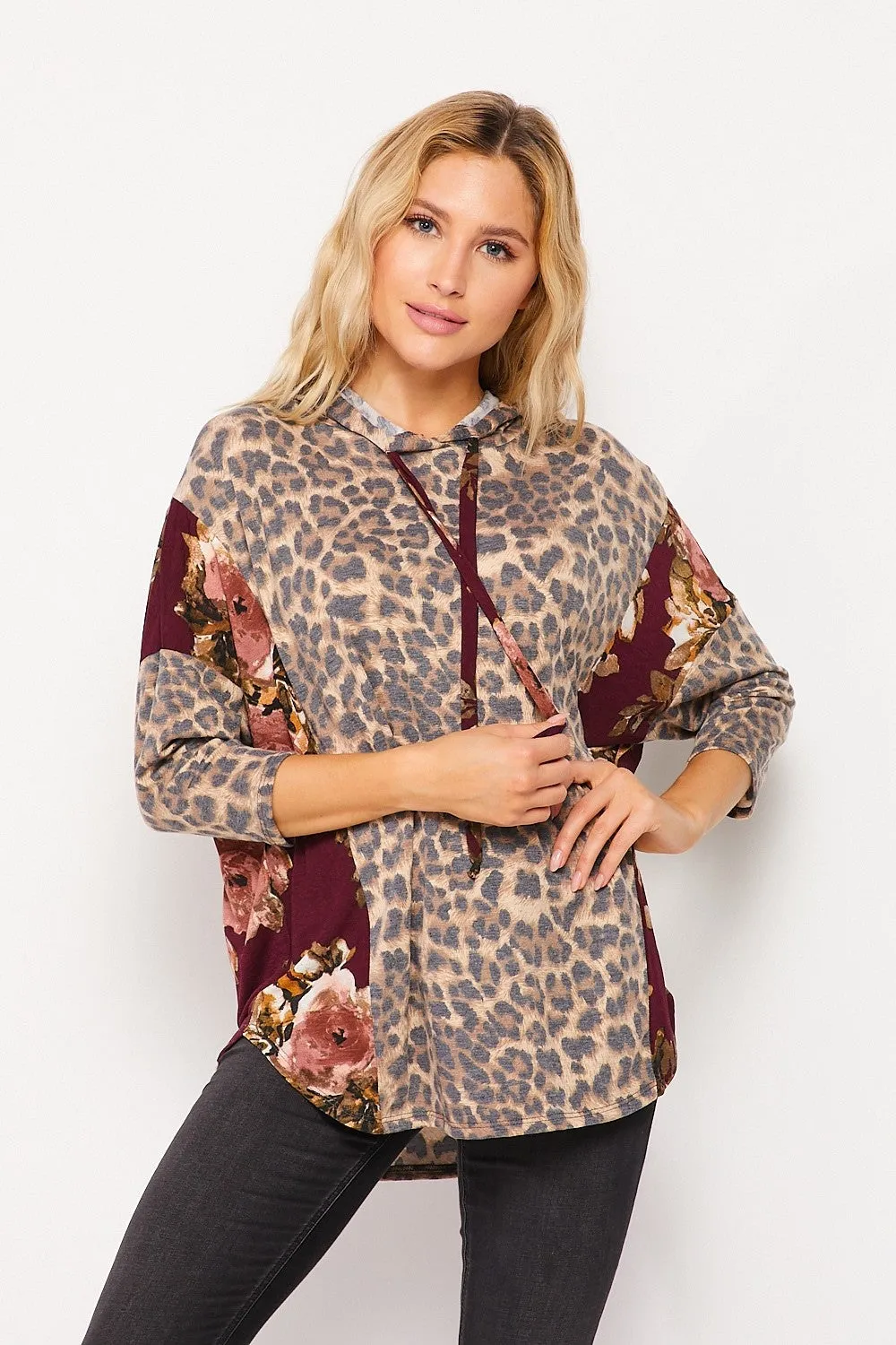 T108902948BM 3/4 Sleeve Hooded Round Hem Tunic